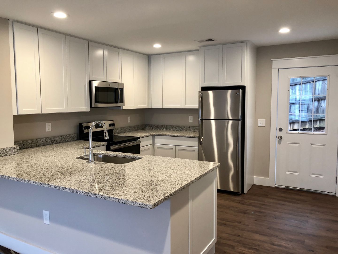 Temple Apartment: 395 Villa Rosa Rd