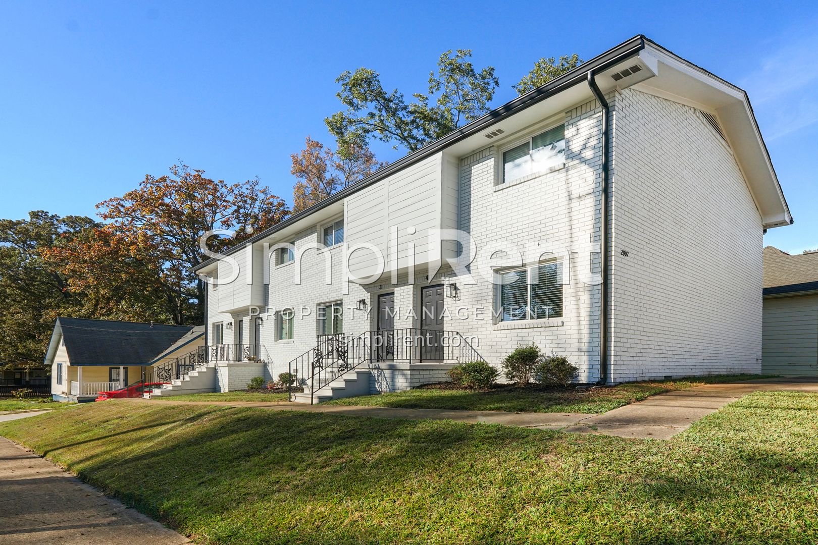 East Point Apartment: 2997 Park Street