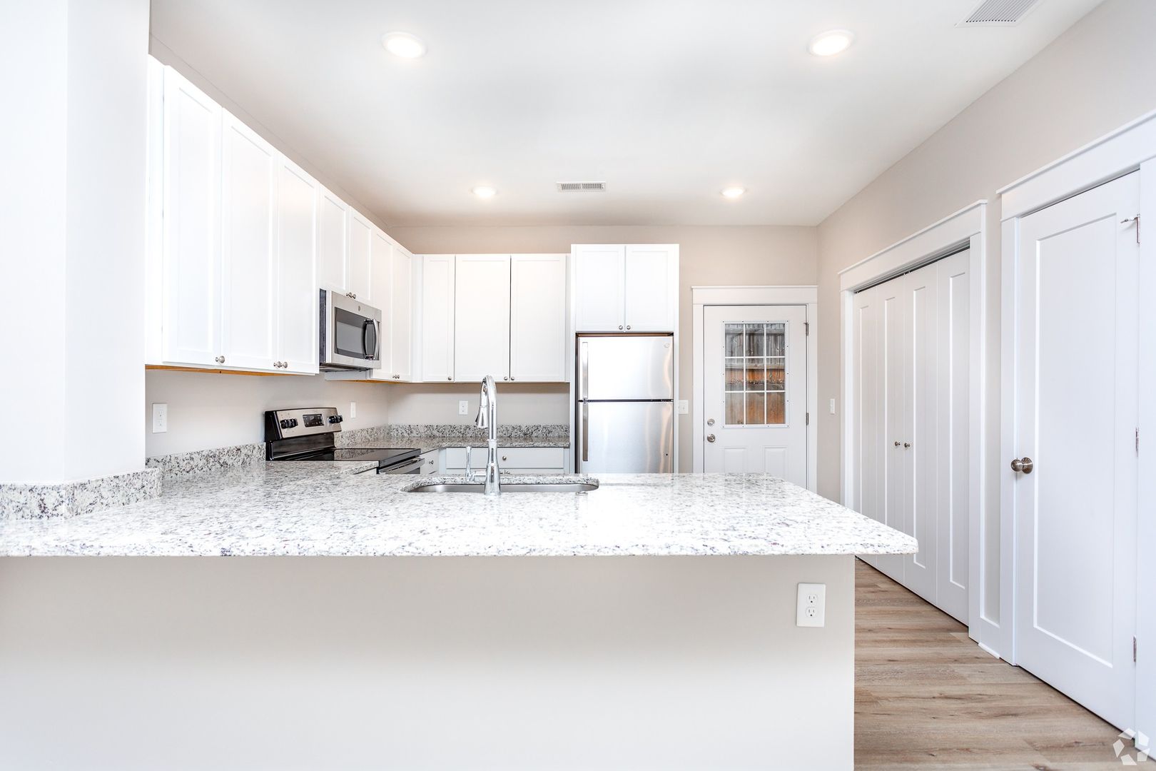 Temple Apartment: 395 Villa Rosa Rd