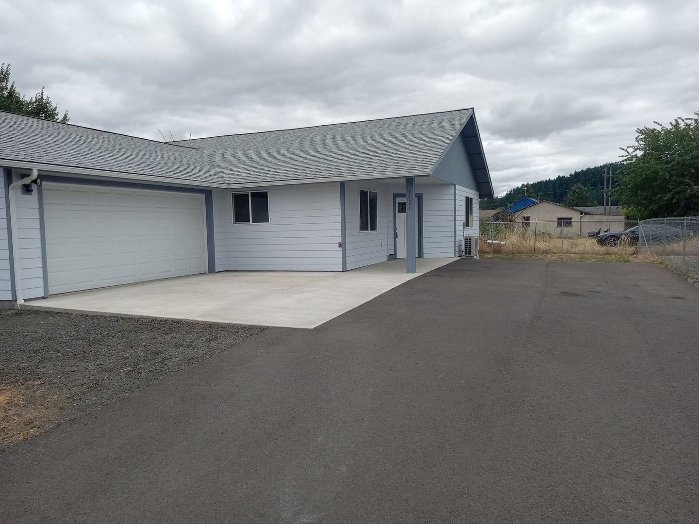 Sutherlin House: 1424 Gleason Ave