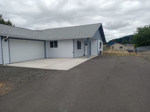 1424 Gleason Ave, Sutherlin, OR 97479
