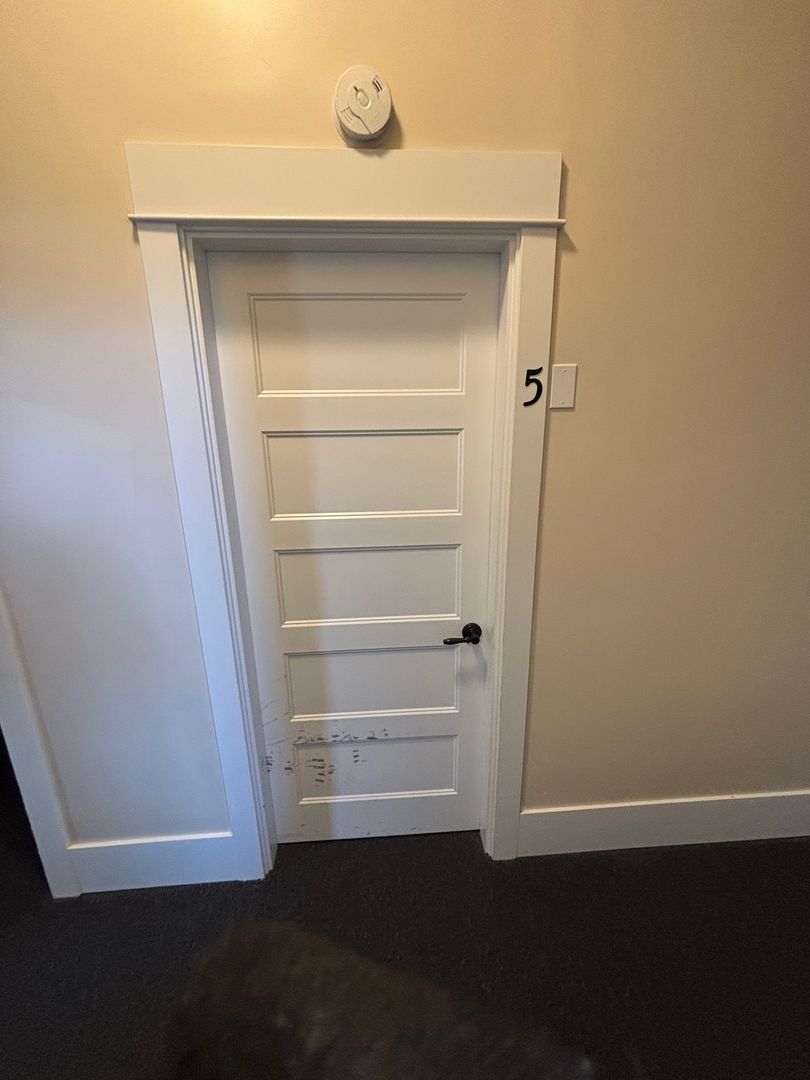 Roseburg Apartment: 622 SE Jackson St