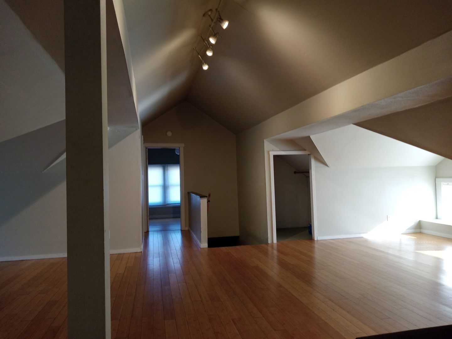 Roseburg Apartment: 1014 SE Pine St