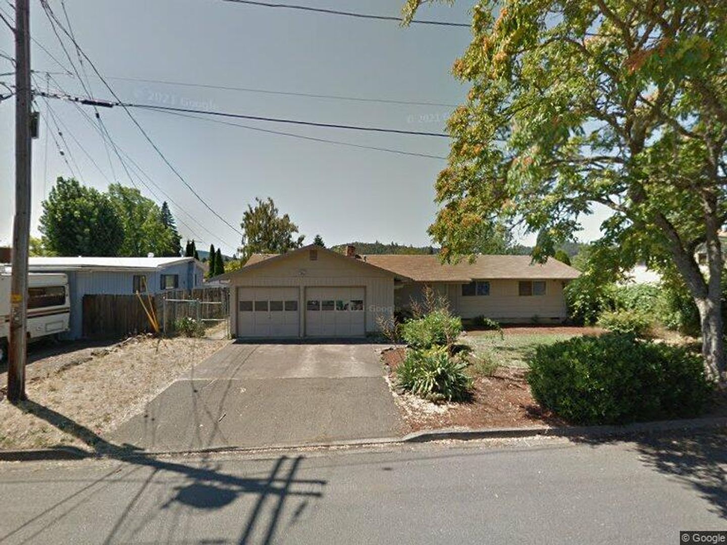Roseburg House: 1496 NW Almira