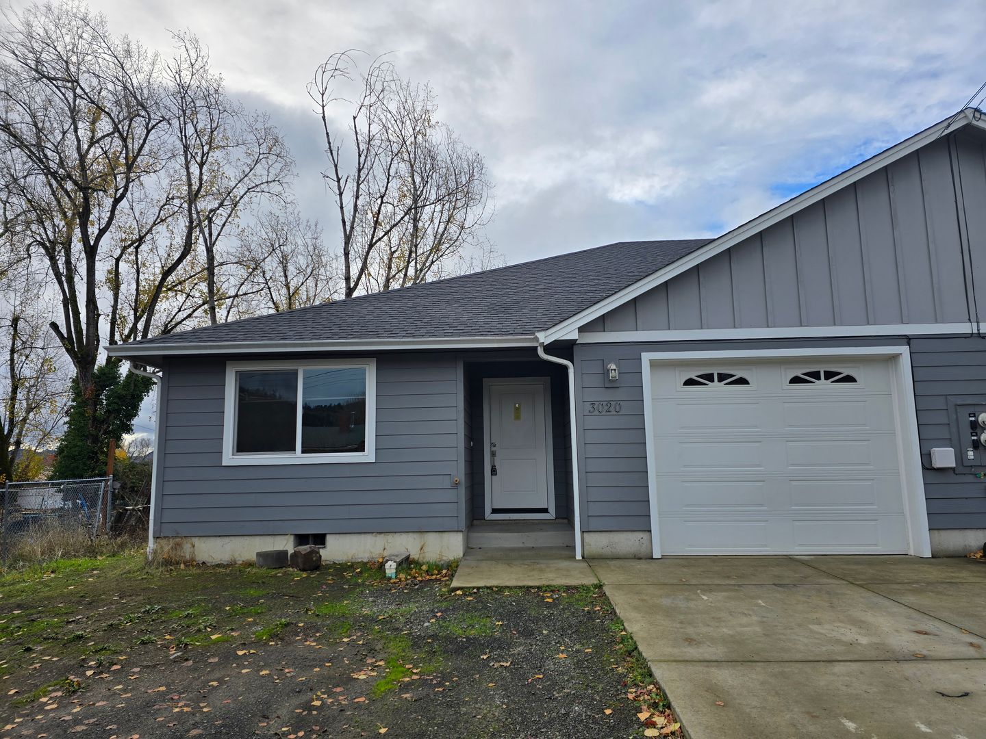 Roseburg Apartment: 3020 NE Johnson St.