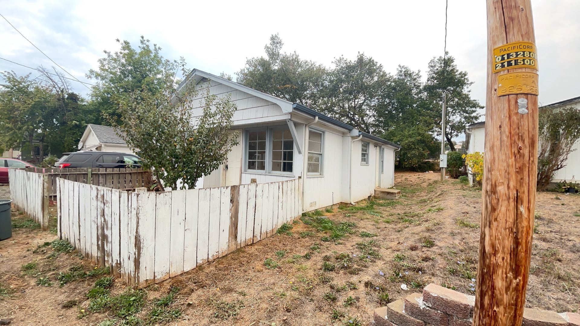 Winston Apartment: 577 NW T St.