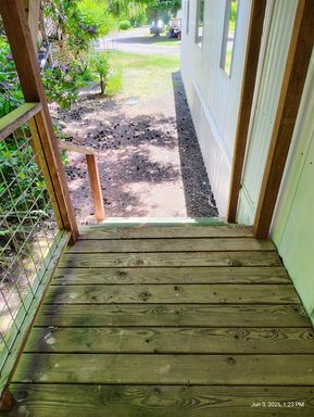 Listing photo thumbnail