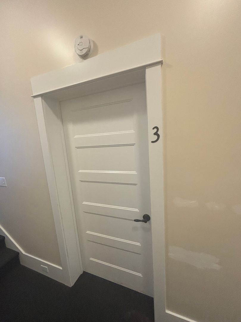 Roseburg Apartment: 622 SE Jackson St