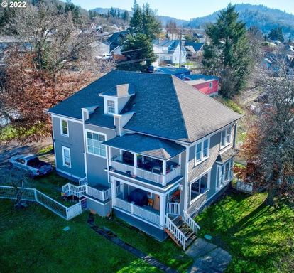 957 SE Stephens St #2, Roseburg, OR 97470
