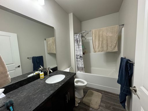 Listing photo thumbnail