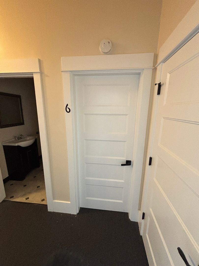 Roseburg Apartment: 622 SE Jackson St