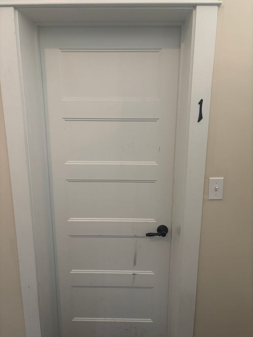 Roseburg Apartment: 622 SE Jackson St