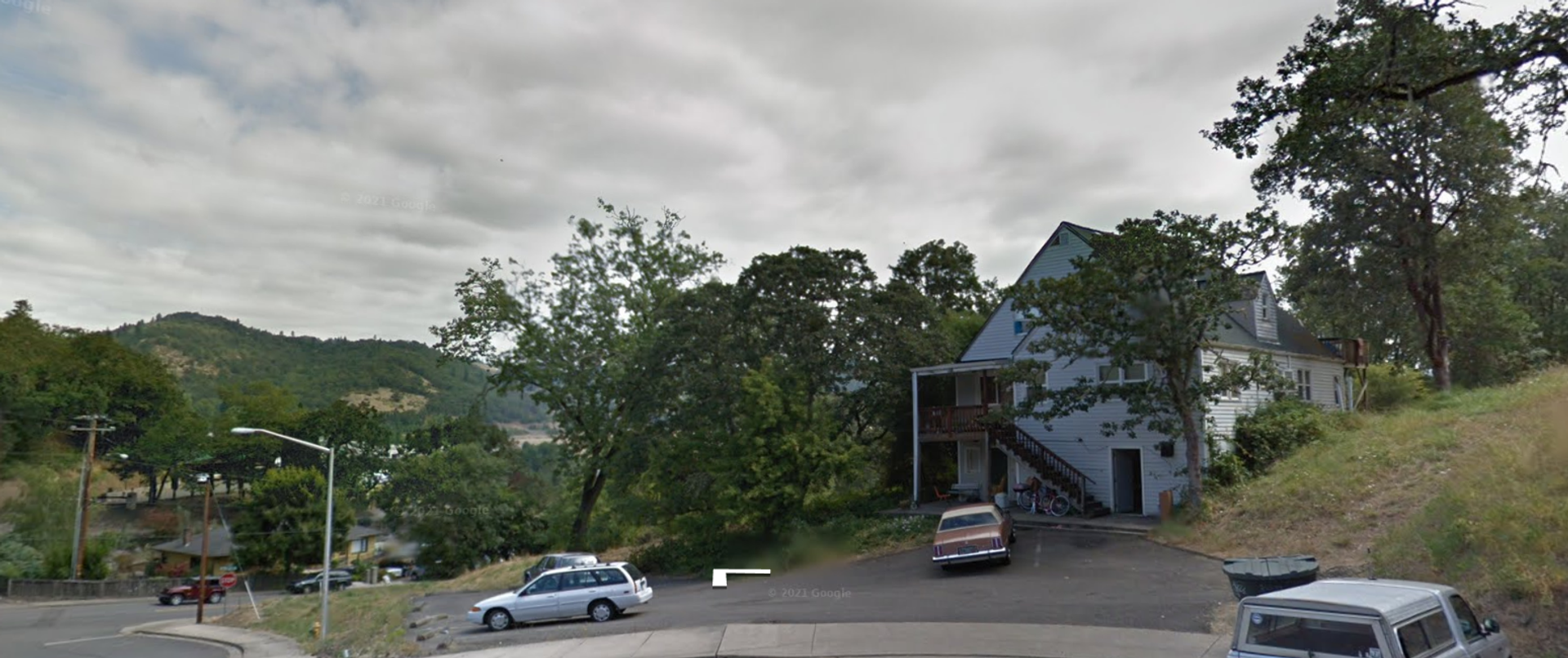 Roseburg Apartment: 453, 455, 457, 459 SE Dos Gatos Court