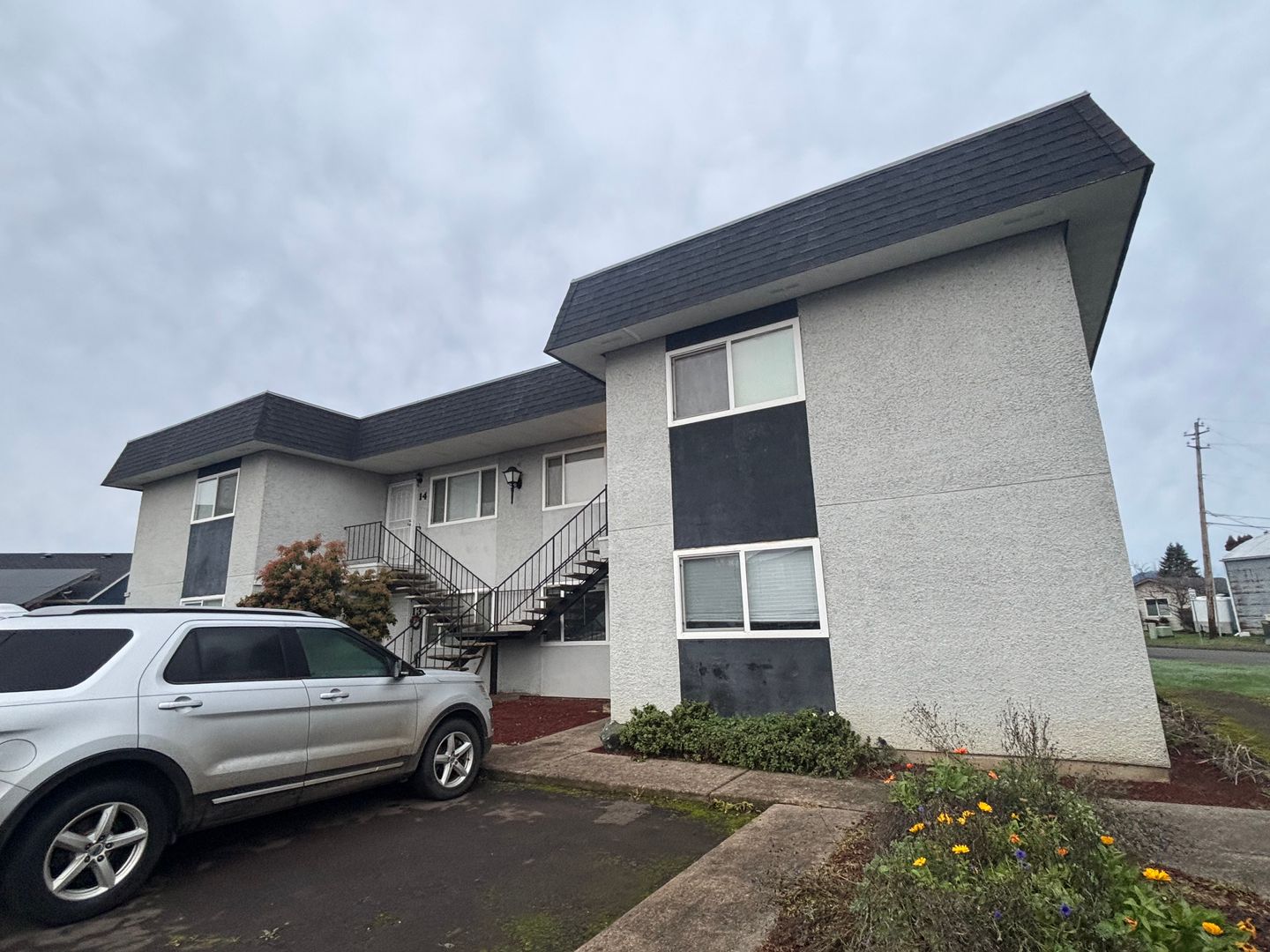 Creswell Apartment: 101 N 10th #13, #14, #15 & #16