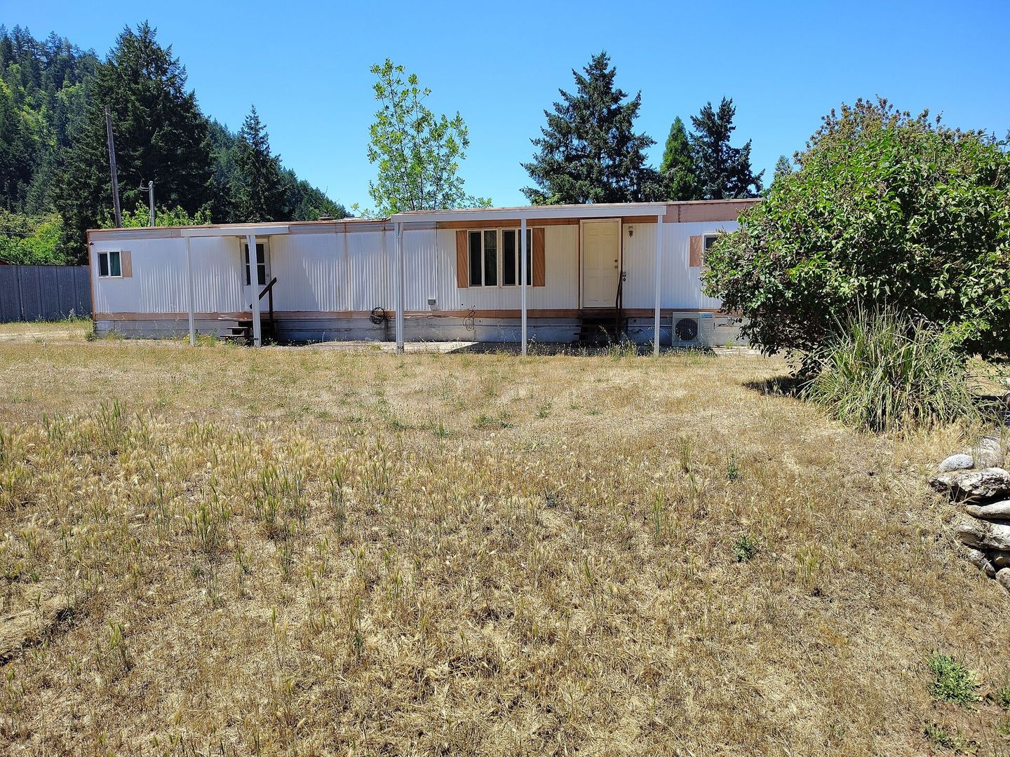 Canyonville House: 272 Shively Creek Rd