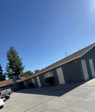 3840 WHITE LANE - 3 – photo 1