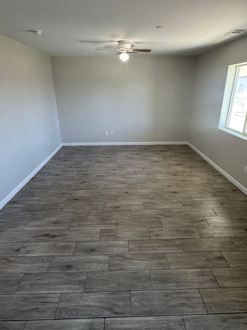 BAKERSFIELD Apartment: 1627 VIRGINIA AVE