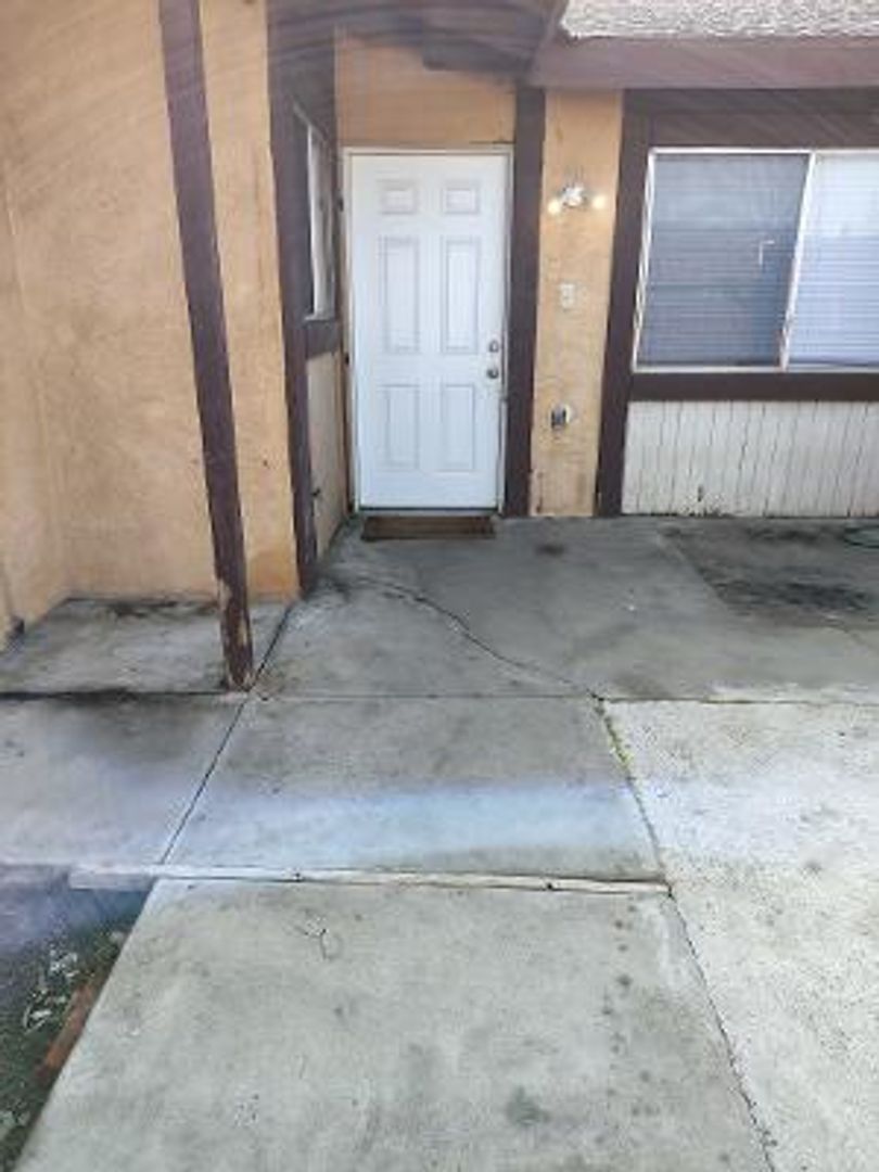 BAKERSFIELD Apartment: 6100 STINE ROAD #D