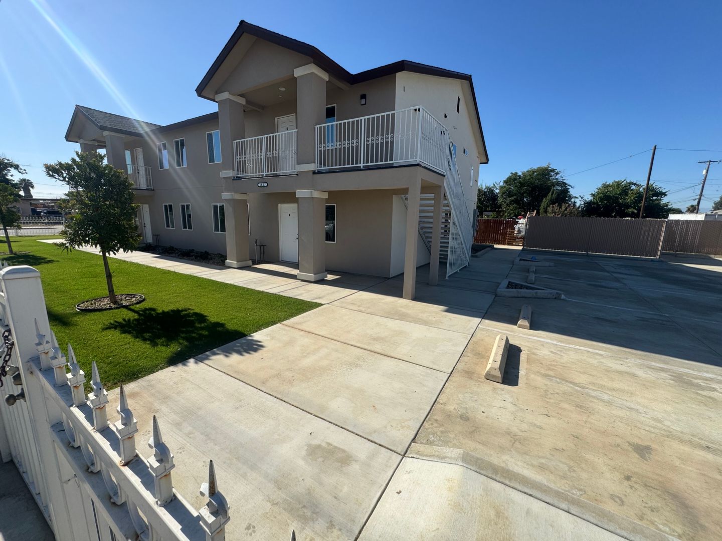 BAKERSFIELD Apartment: 1627 VIRGINIA AVE
