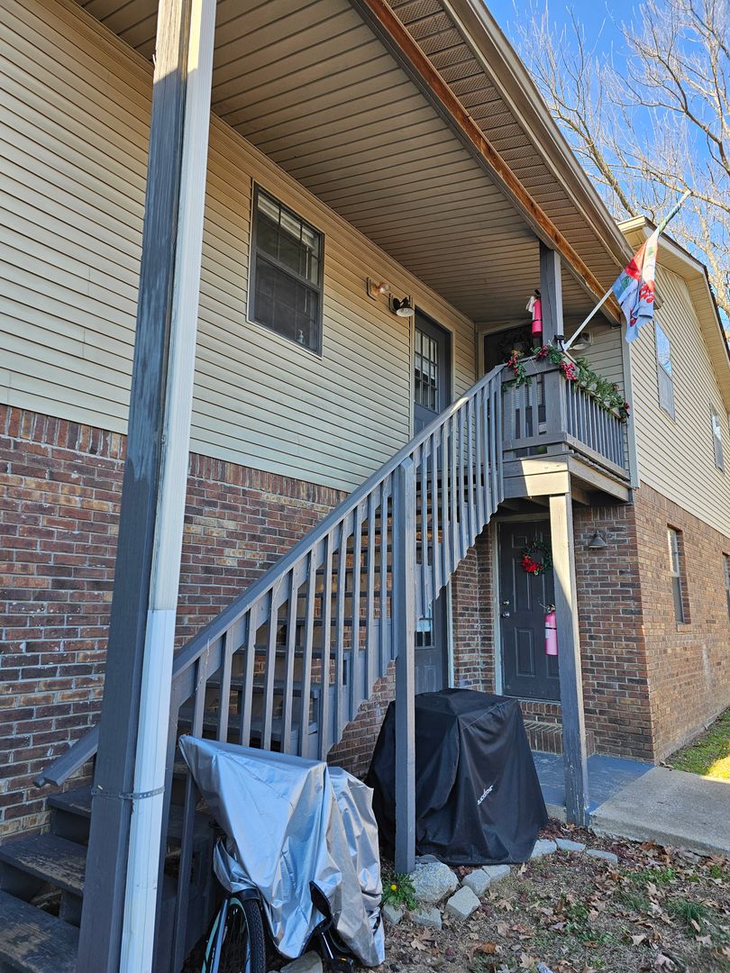 Spacious 4 Bedroom 2 Bath Upstairs 11 of 12