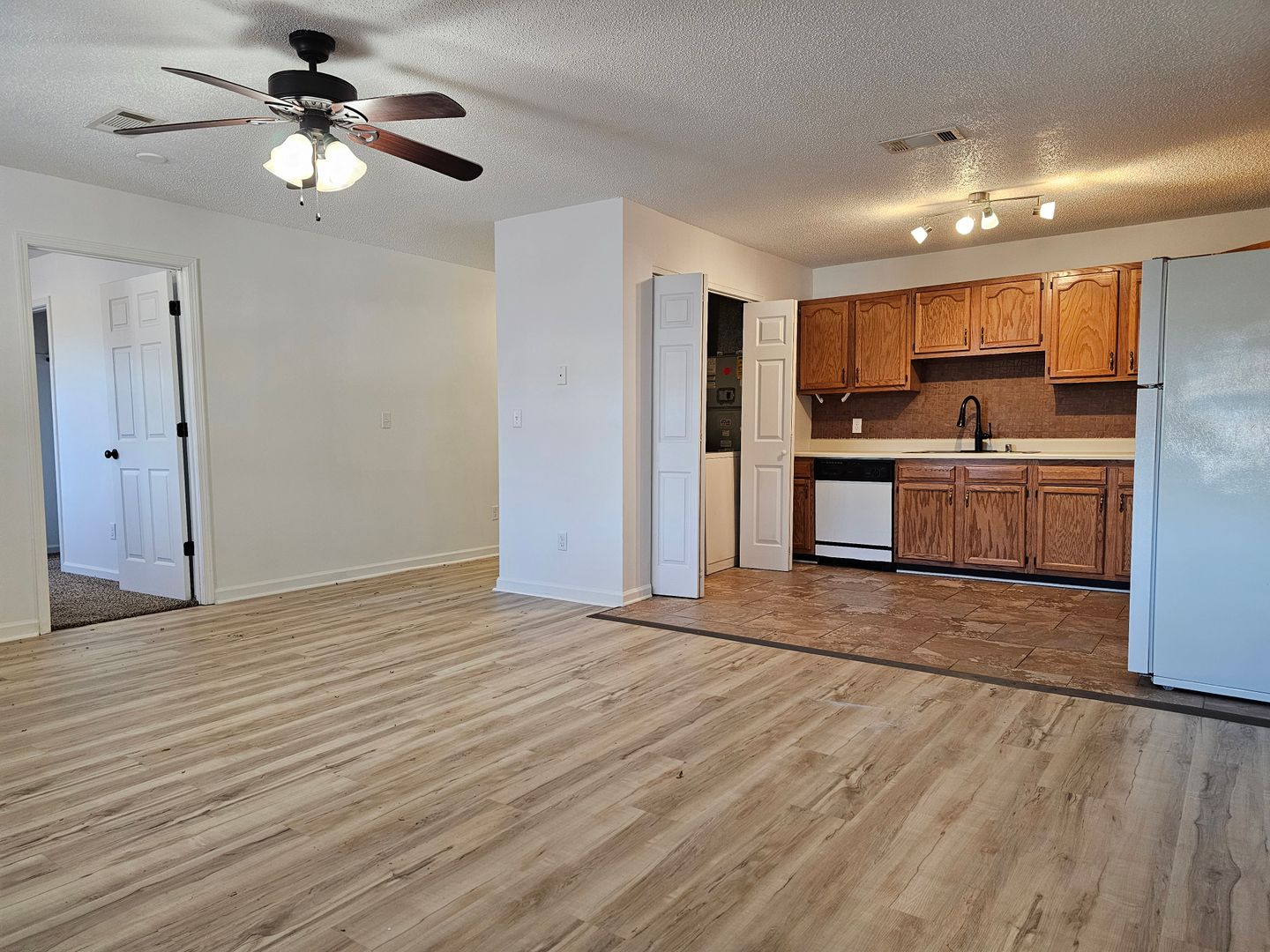 Murray Apartment: 1544 I Diuguid Drive