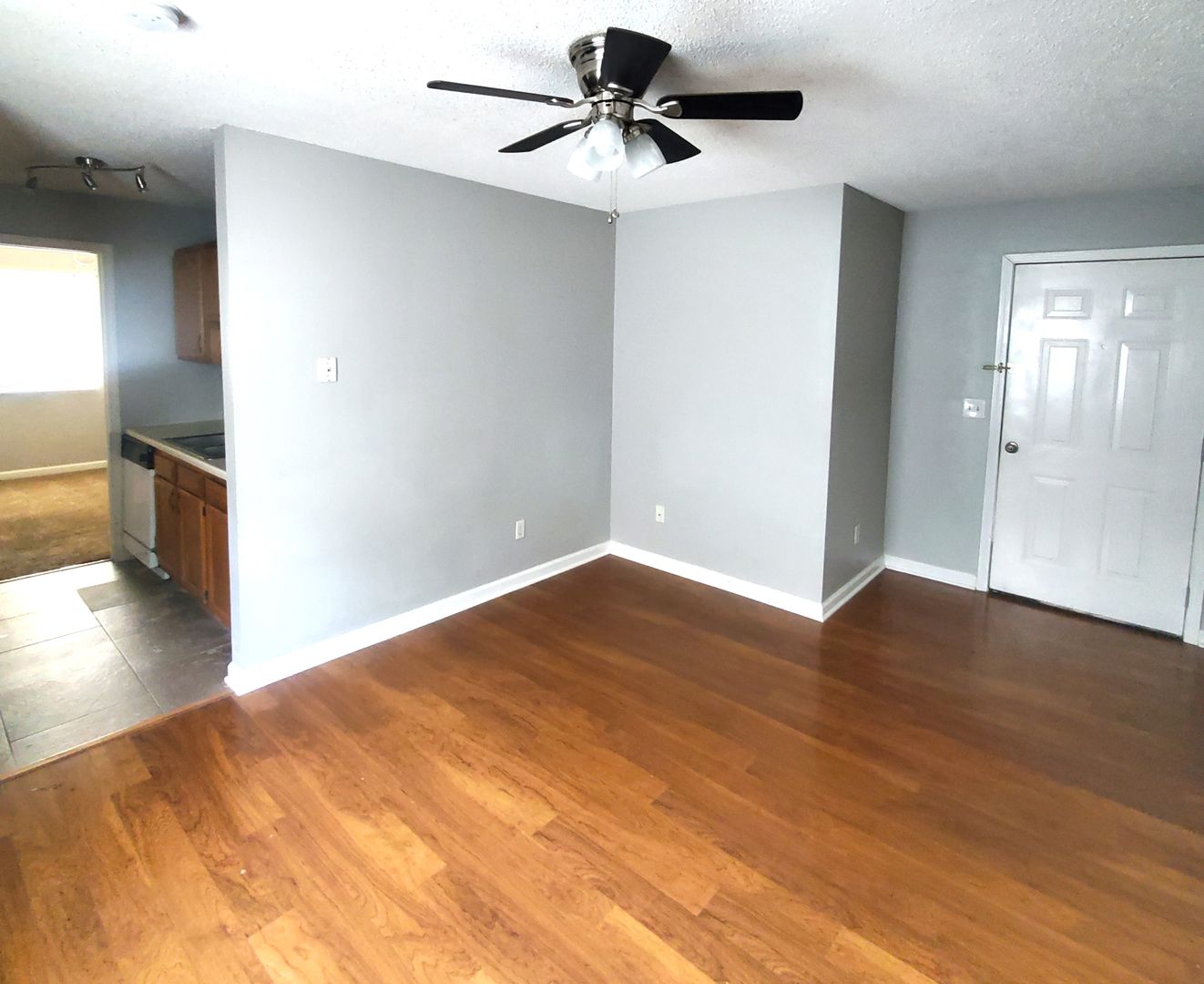 Murray Apartment: 1542 C Diuguid Drive
