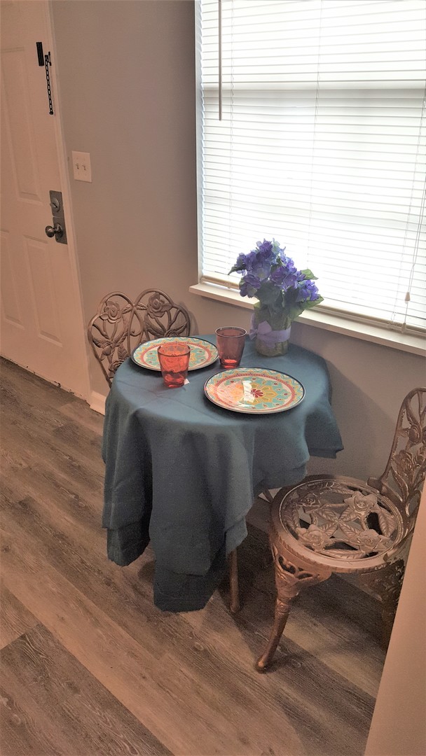 Murray Apartment: 1546-1552 Diuguid Drive