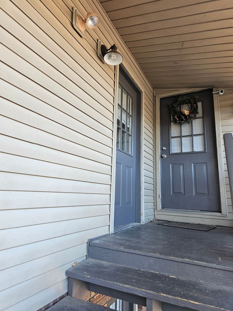 Spacious 4 Bedroom 2 Bath Upstairs 10 of 12