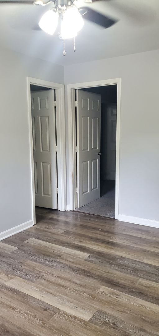 Murray Apartment: 1546-1552 Diuguid Drive