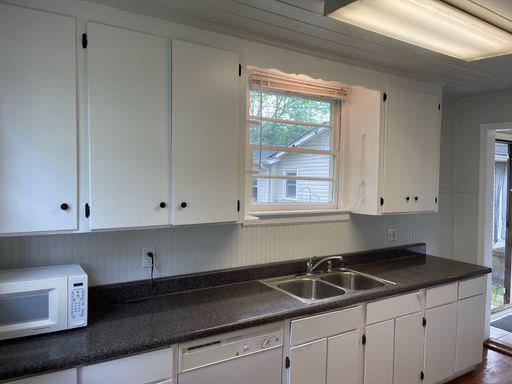 Listing photo thumbnail