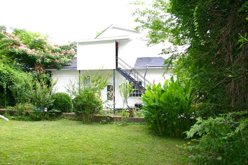 Listing photo thumbnail