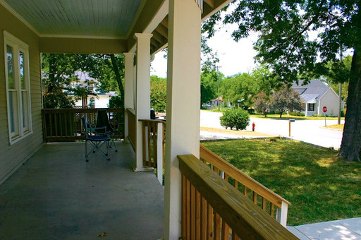 Listing photo thumbnail