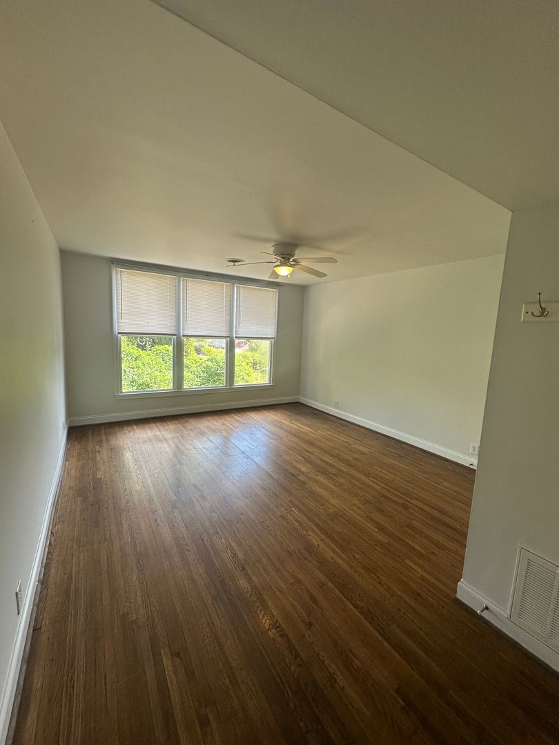 246 White Bridge Rd, #C4, Nashville, TN 37209-3232