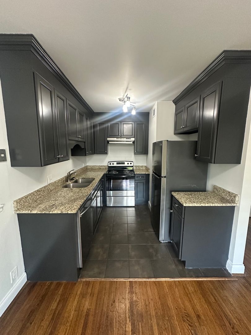 A6 at 246 White Bridge Pike, Nashville TN 37209 11 of 12