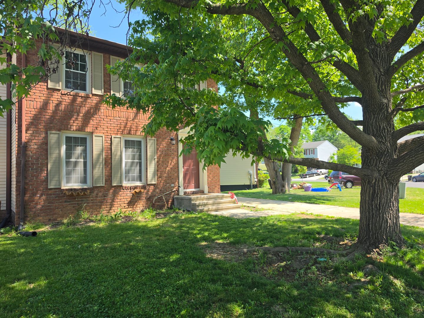 Carlisle House: 1030 Northfield Dr