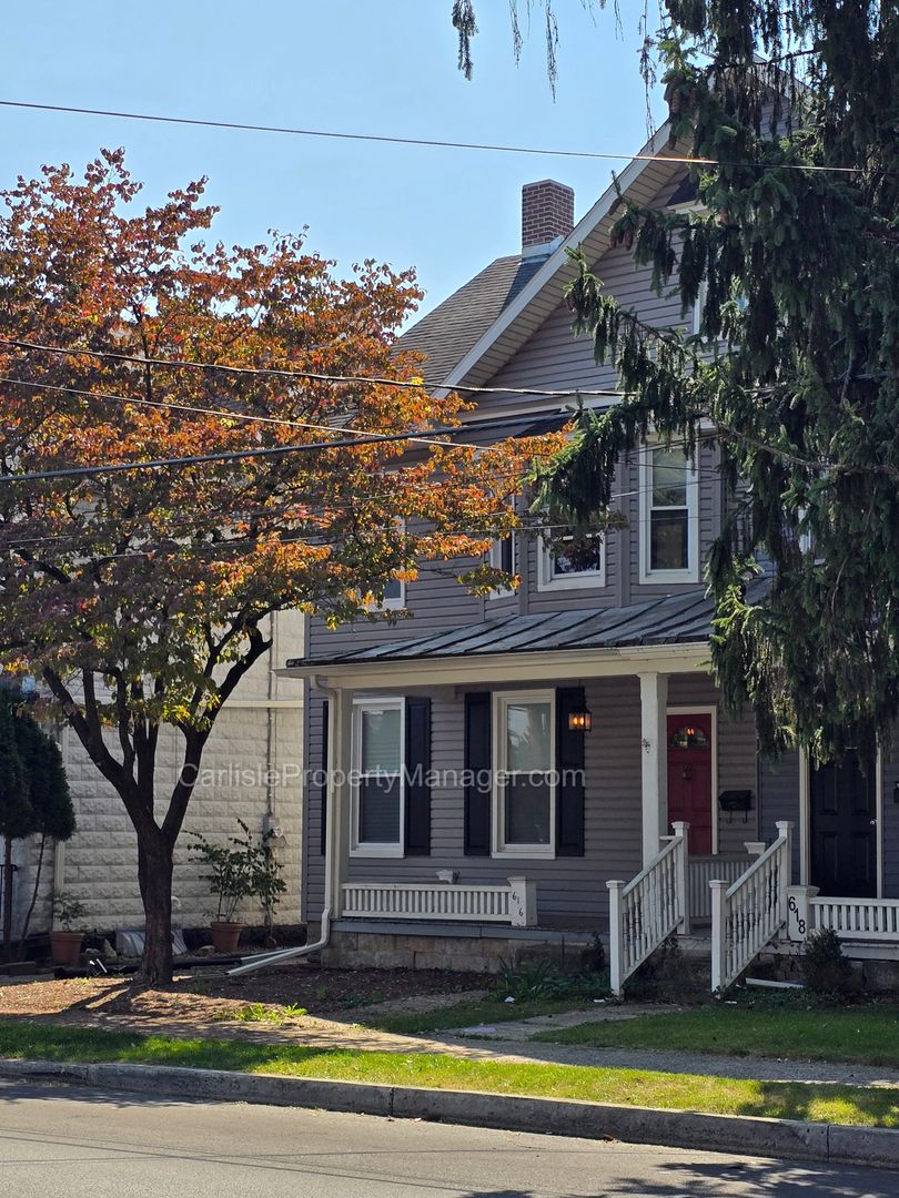 Carlisle Townhome: 616 W Louther St