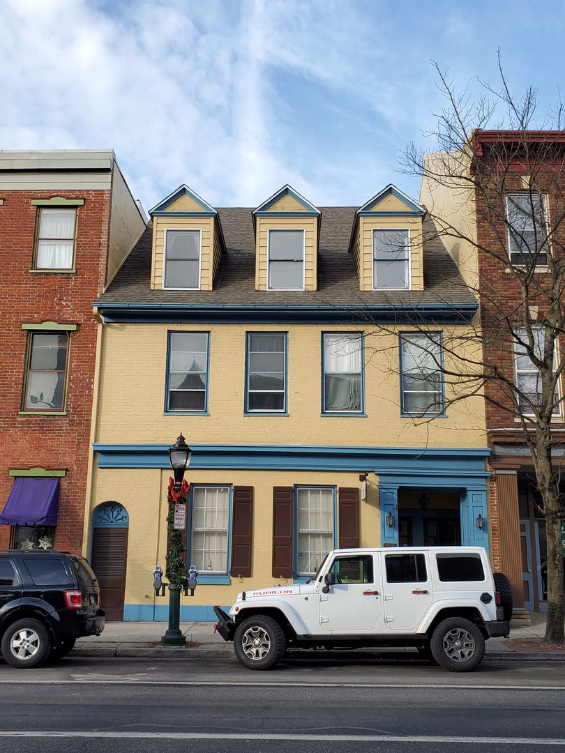 Carlisle Apartment: 34 S Hanover St