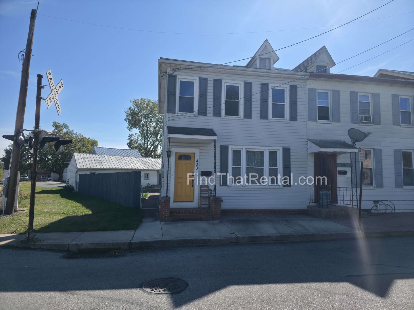 Carlisle House: 423 N Bedford St