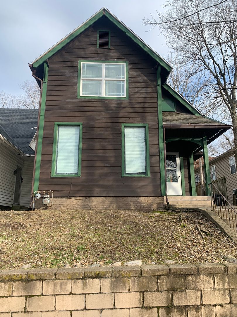 Lafayette Apartment: 813 N 8th St