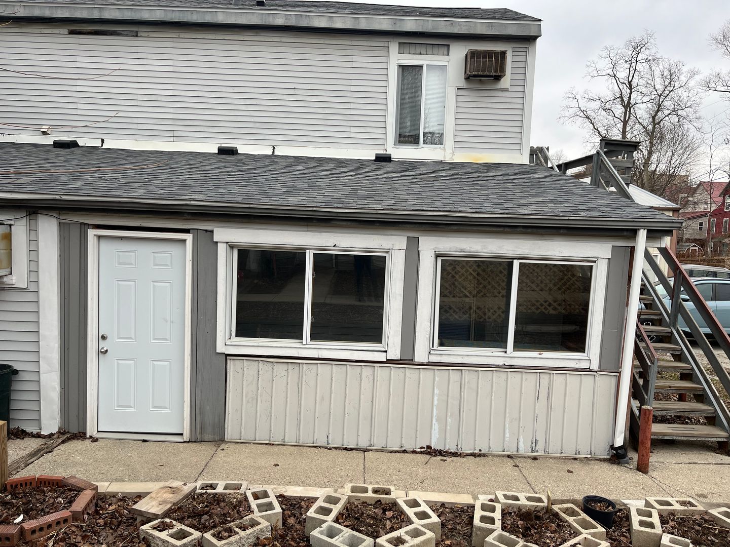 Lafayette Apartment: 233 S 4th