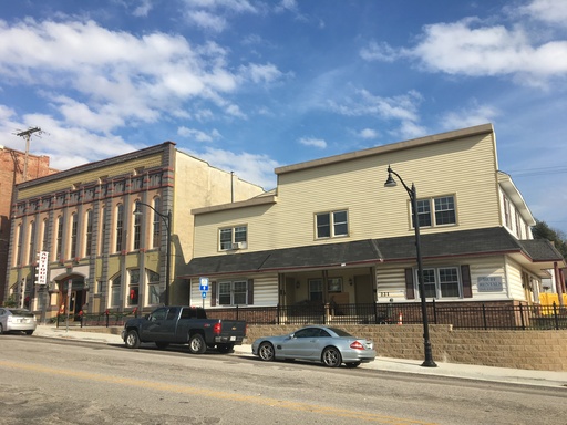 DELPHI...Large 1 bedroom 1 bath with bonus room