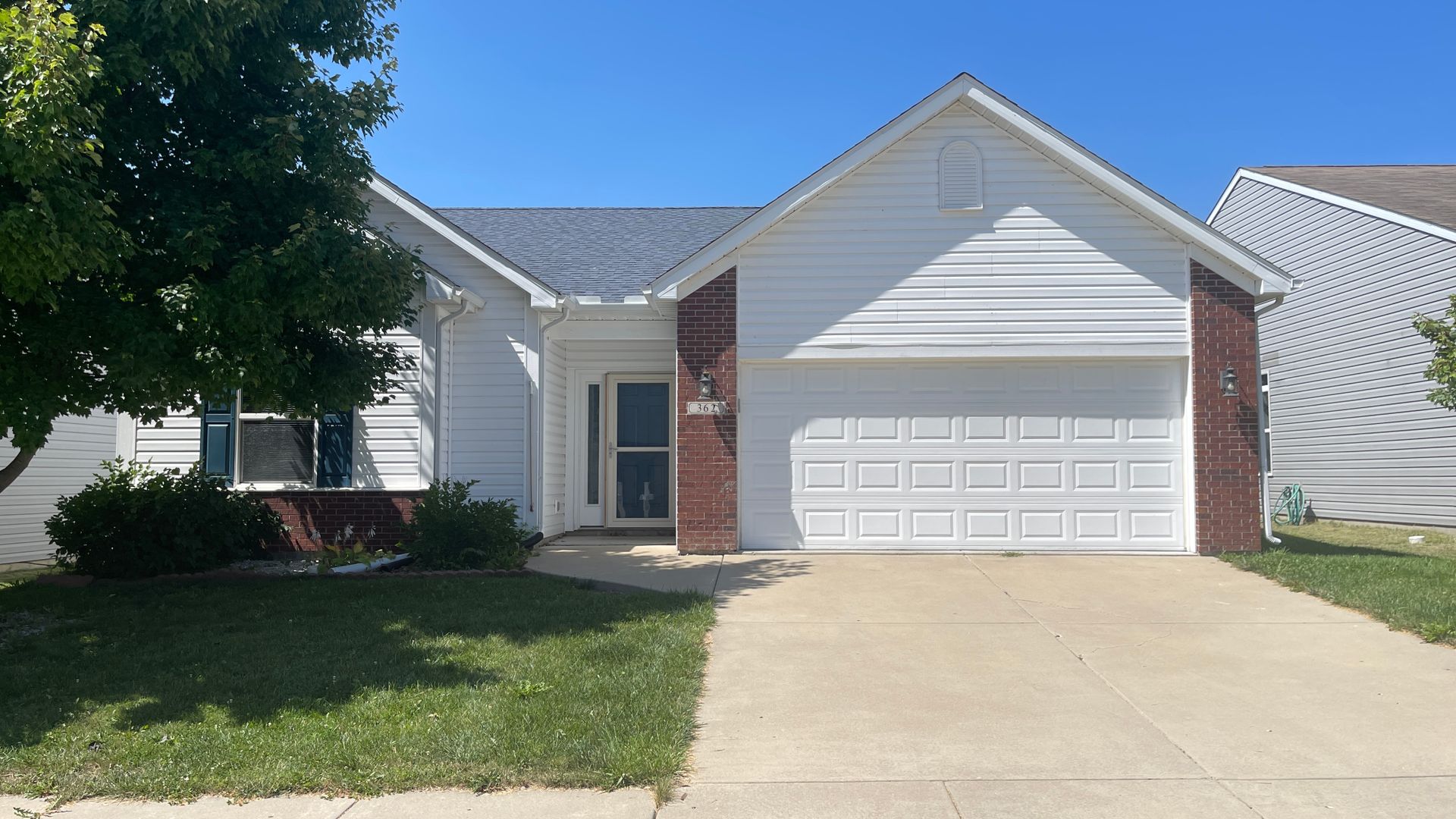 Lafayette House: 362 Chapelhill Dr