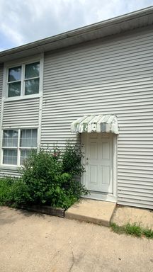 Spacious Two-Story Apartment Near Purdue! – photo 1