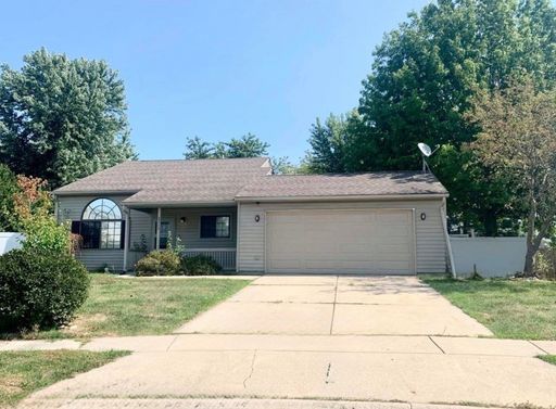 Charming Tri-Level Home with Fenced Backyard in West Lafayette – photo 1