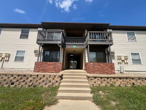 West Lafayette 2-Bedroom Apartment | All-Electric | Near Purdue, Parks & Shopping – photo 1