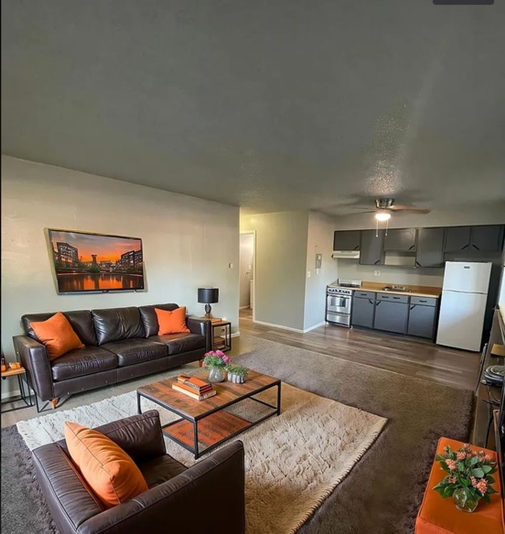Colorado Springs Apartment: 1935 Carmel Drive