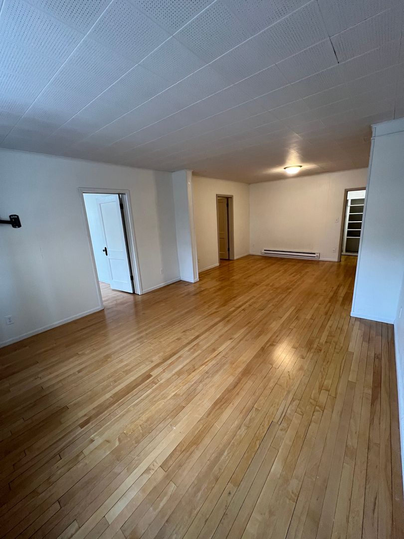 Fargo Apartment: 422 2nd Ave N