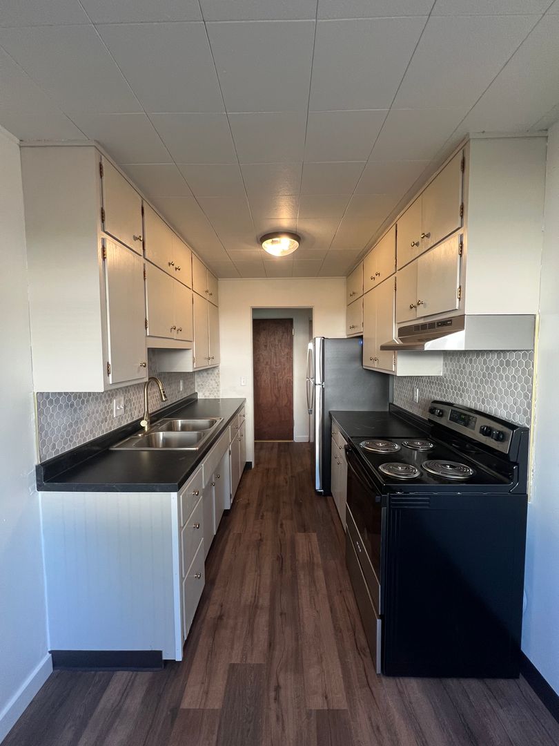 Fargo Apartment: 1025 7th Ave S