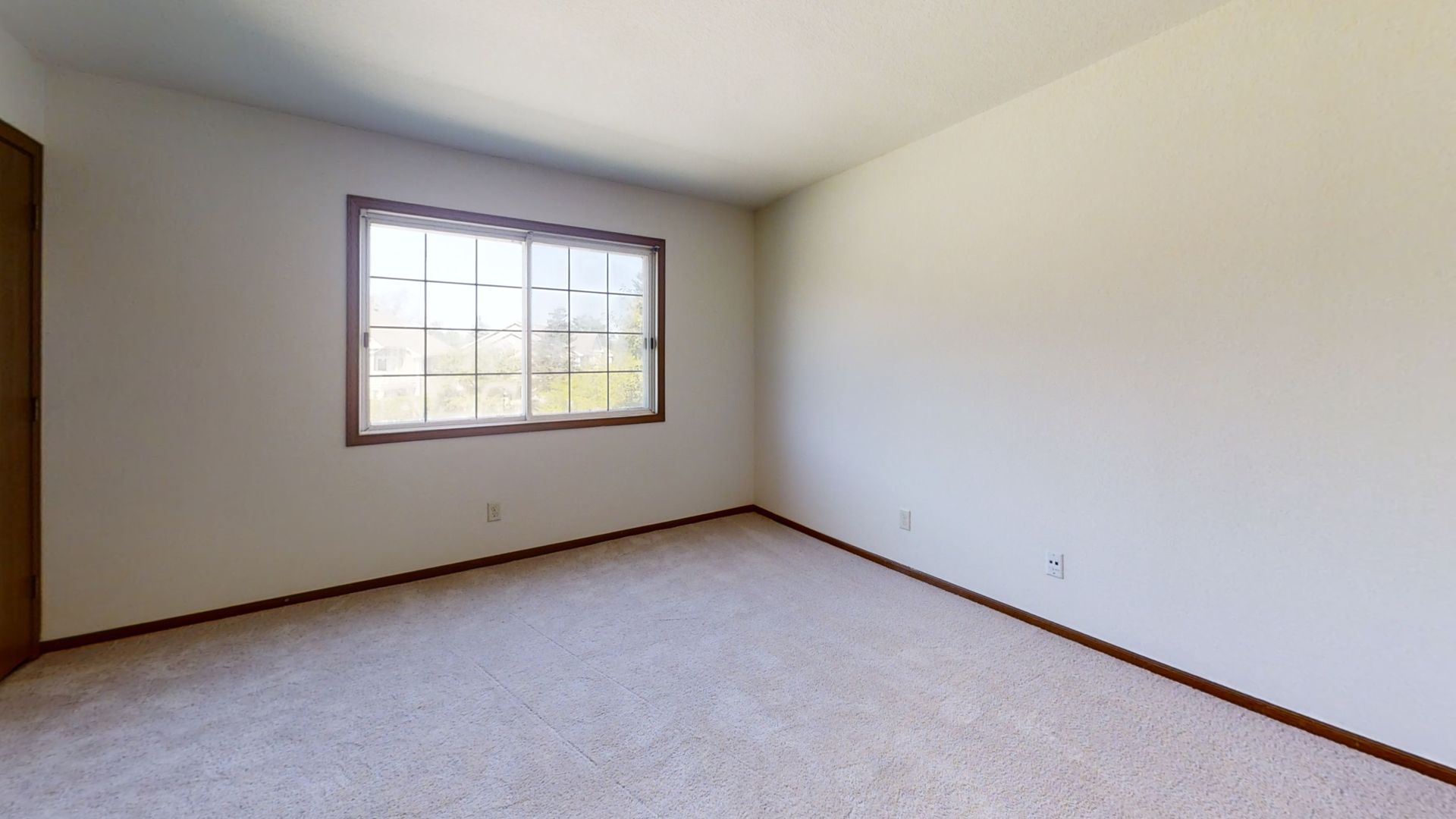 RENOVATED Condo Style Lower 1 Bedroom 1 Bathroom Apartment 8 of 9