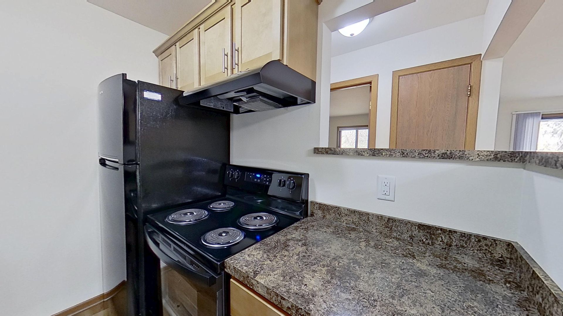 RENOVATED Lower 1 Bedroom 1 Bathroom Apartment 7 of 12